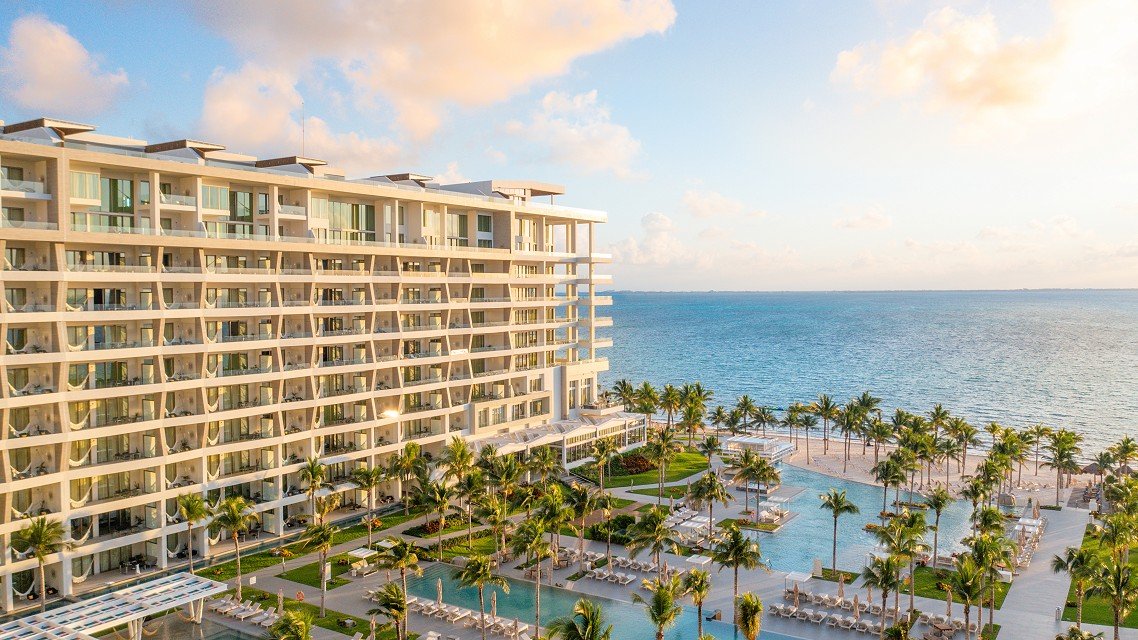 Hotel Garza Blanca Cancún: Elegancia y Lujo en el Caribe Mexicano