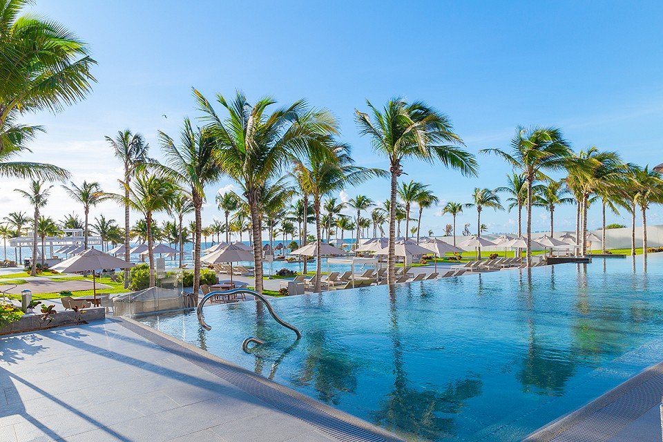 Hotel Garza Blanca Cancún: Elegancia y Lujo en el Caribe Mexicano